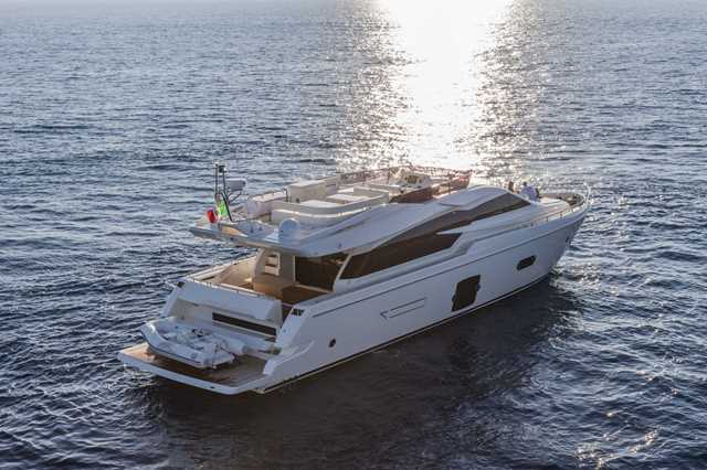 Ferretti 750, panorama náutico