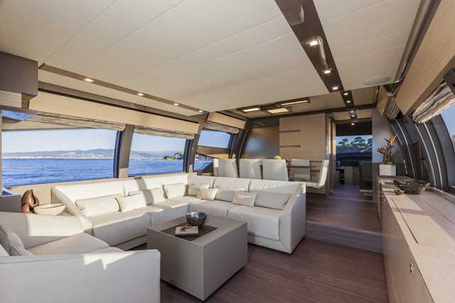 Ferretti 750, panorama náutico