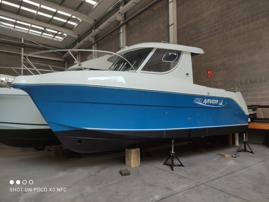 ARVOR 250 - 12