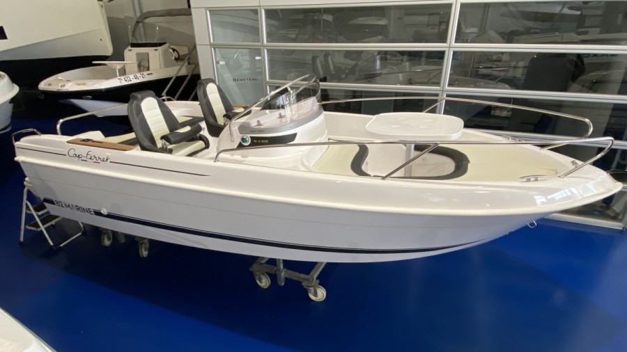 B2 MARINE CAP FERRET 522 OPEN - 3