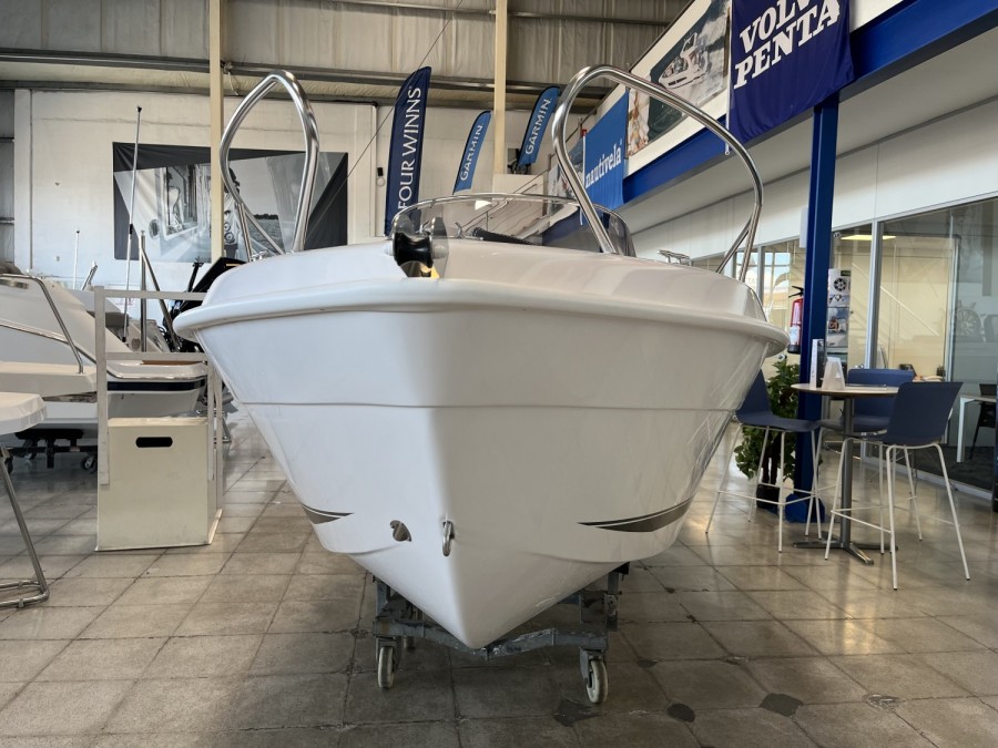 B2 MARINE CAP FERRET 522 SUN DECK - 2