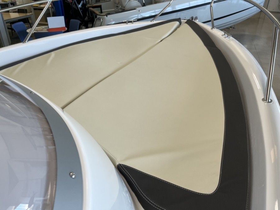 B2 MARINE CAP FERRET 522 SUN DECK - 4