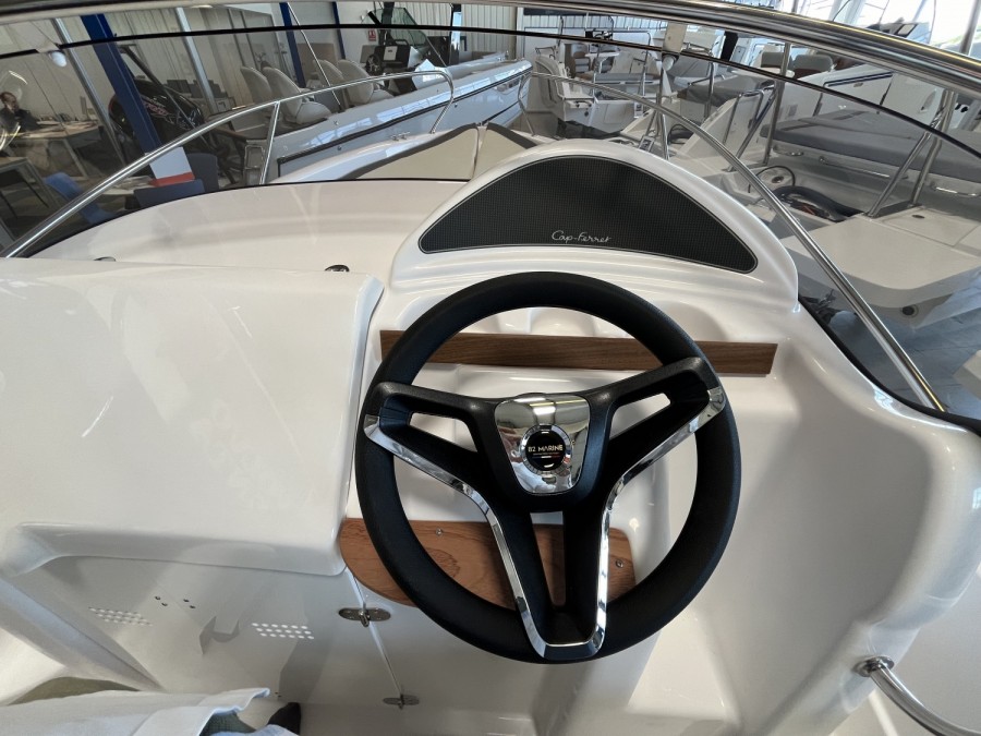 B2 MARINE CAP FERRET 522 SUN DECK - 7