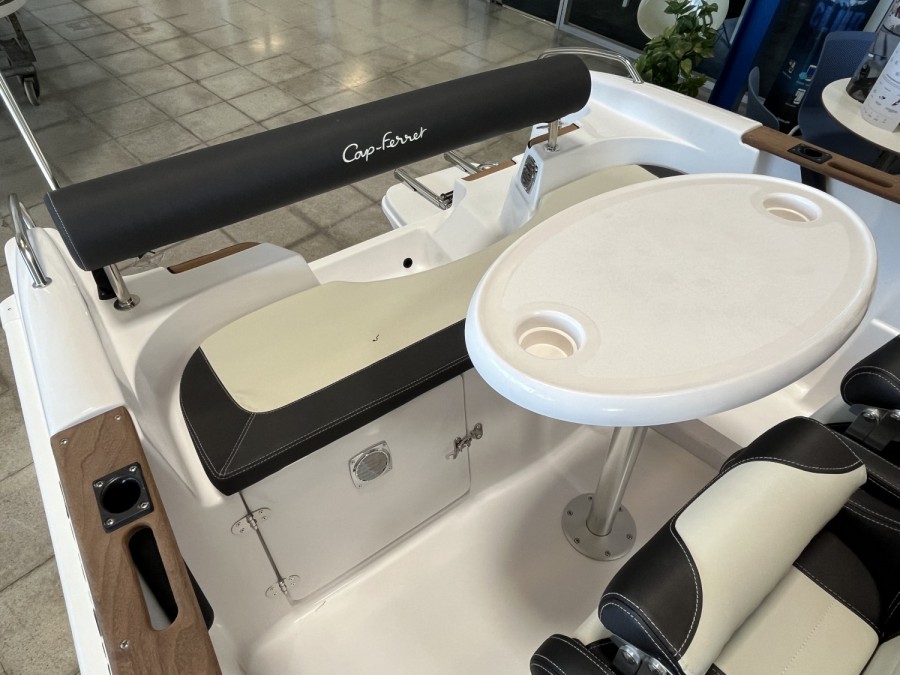 B2 MARINE CAP FERRET 522 SUN DECK - 6