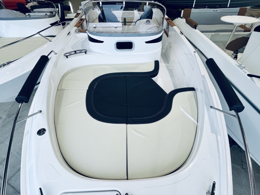 B2 MARINE CAP FERRET 652 OPEN - 8