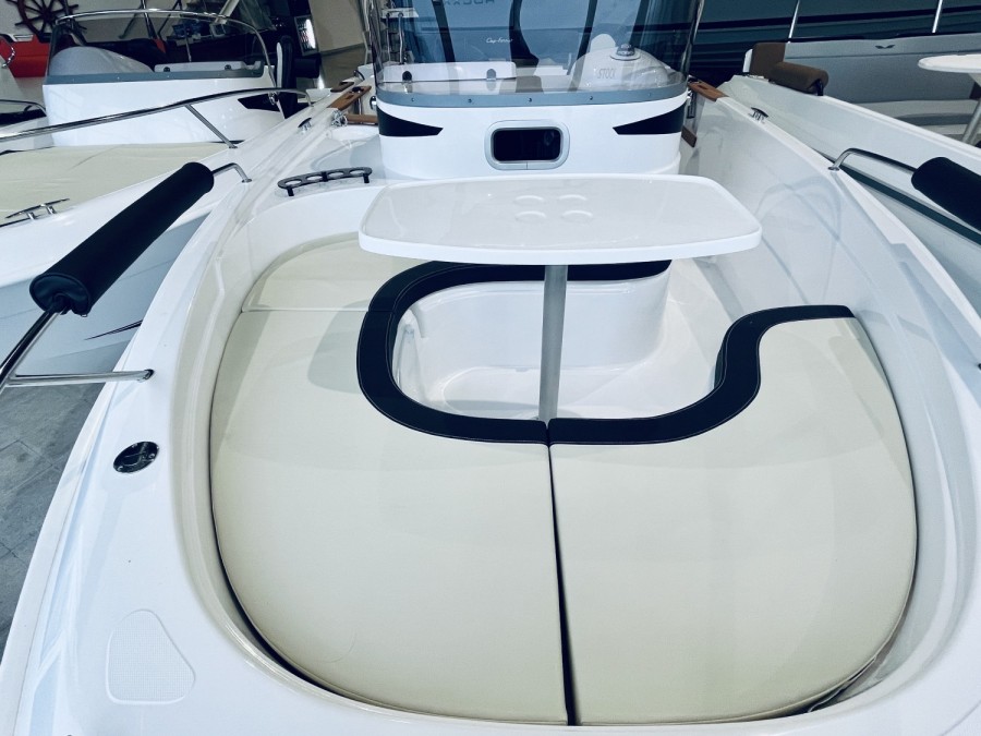 B2 MARINE CAP FERRET 652 OPEN - 9