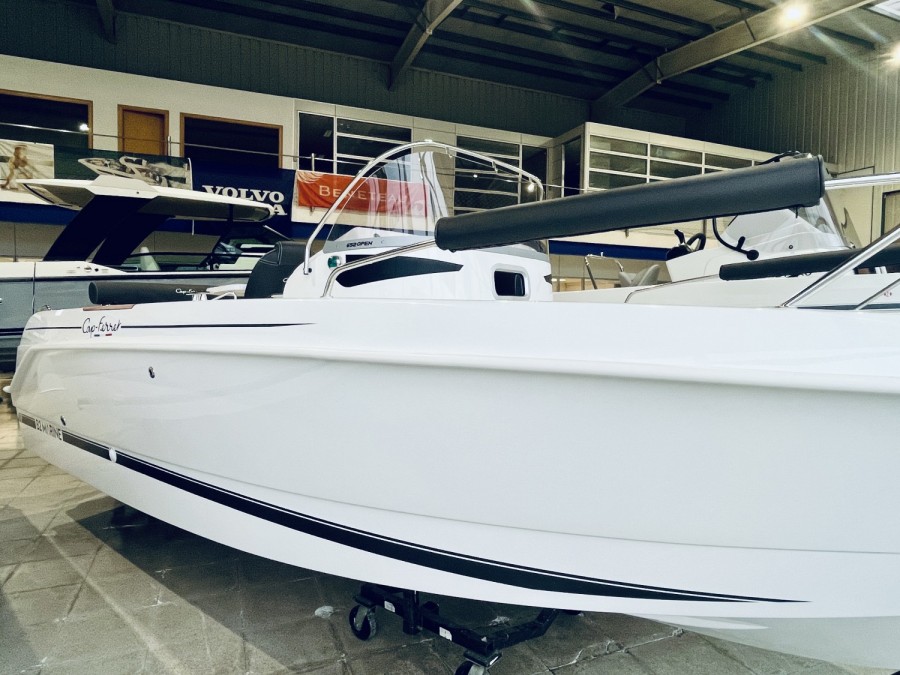 B2 MARINE CAP FERRET 652 OPEN - 10