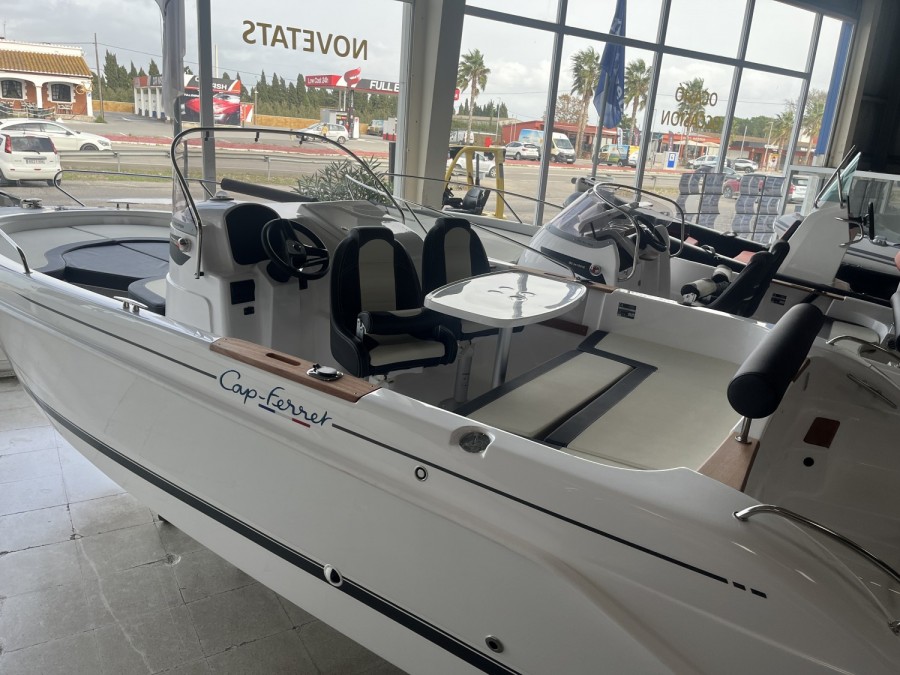 B2 MARINE CAP FERRET 652 OPEN - 14