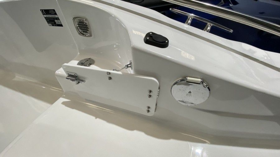 B2 MARINE CAP FERRET 702 SUN DECK - 5