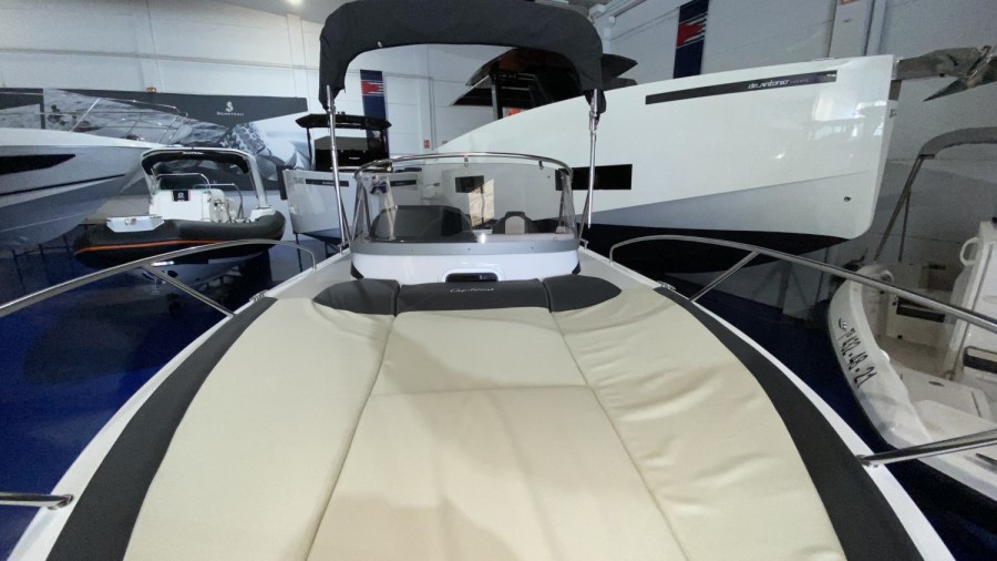B2 MARINE CAP FERRET 702 SUN DECK - 15