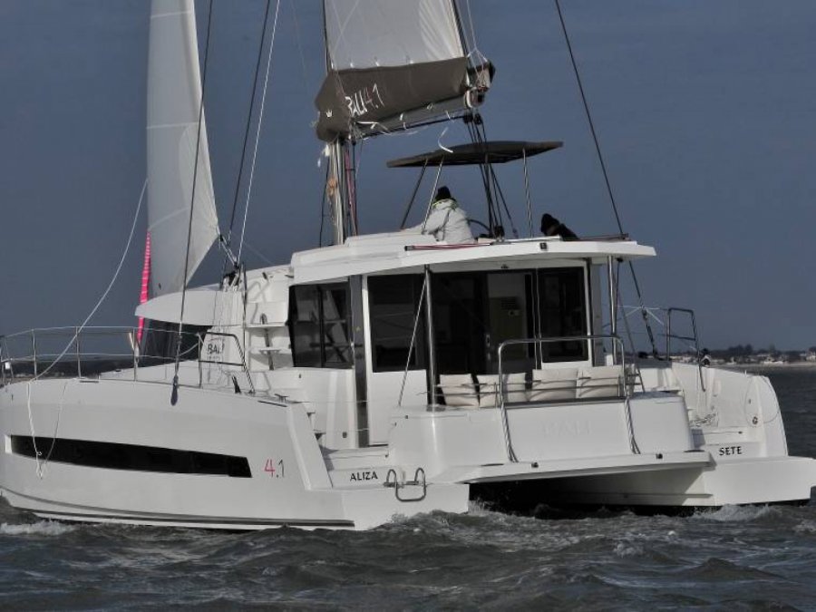 BALI CATAMARANS 4.1 - 3