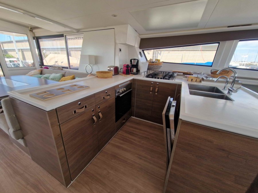 BALI CATAMARANS 5.4 - 26