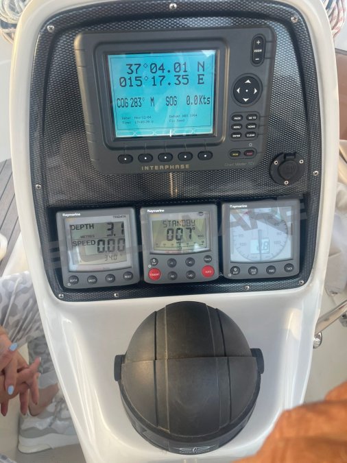 BAVARIA 30 CRUISER - 6