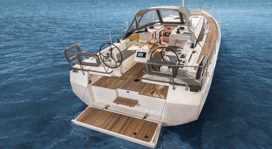 BAVARIA C38 - 2