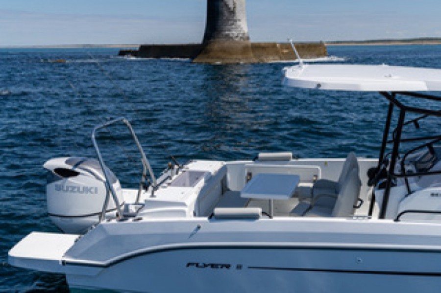 BENETEAU FLYER 8 SPACEDECK V2 - 12