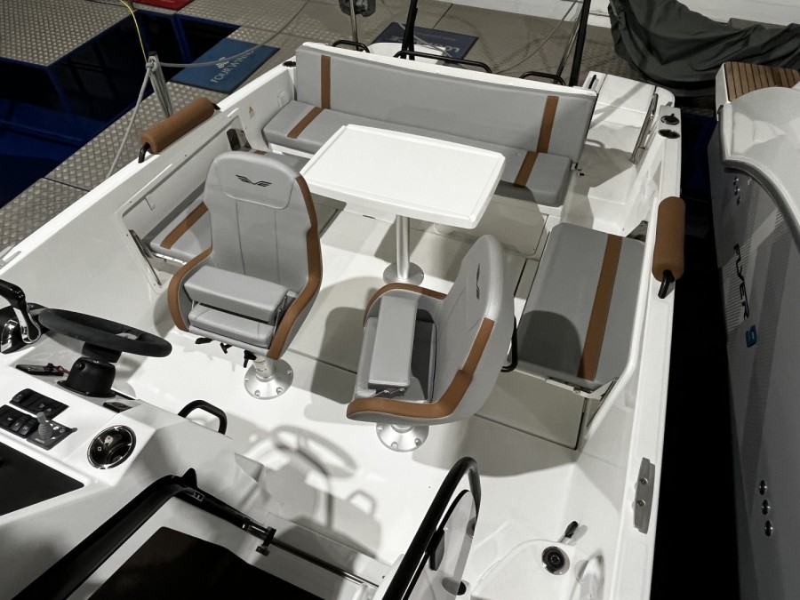 BENETEAU FLYER 8 SUNDECK V2 - 2
