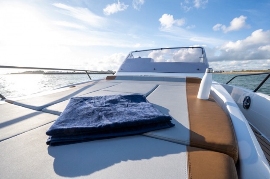 BENETEAU FLYER 9 SUNDECK - 12