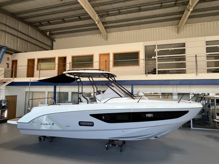 BENETEAU FLYER 9 SUNDECK - 2