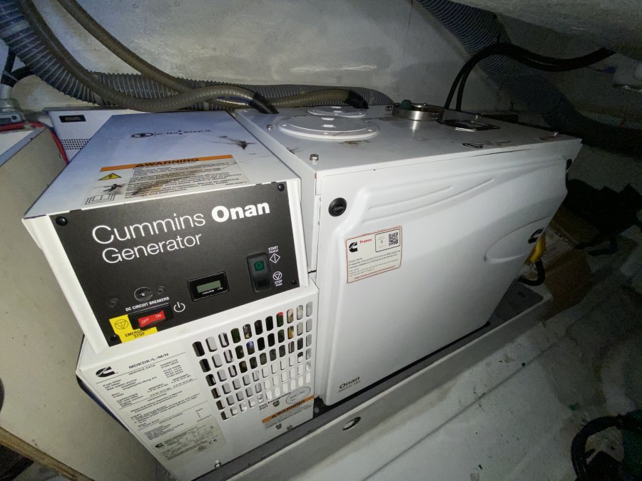 BENETEAU MONTE CARLO 47 FLY - 29