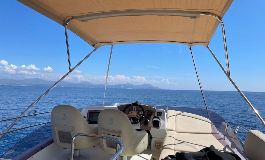 BENETEAU MONTE CARLO 47 FLY - 8