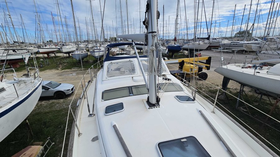 BENETEAU OCEANIS 42 CC - 9