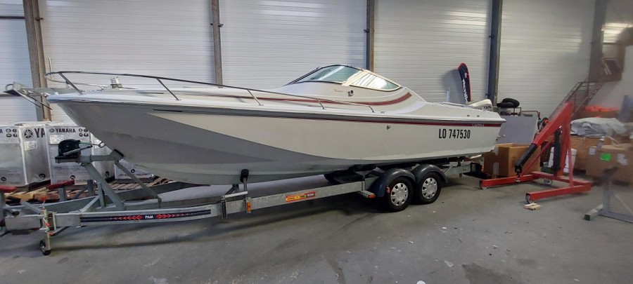 BOSTON WHALER TEMPTATION 2500 - 2