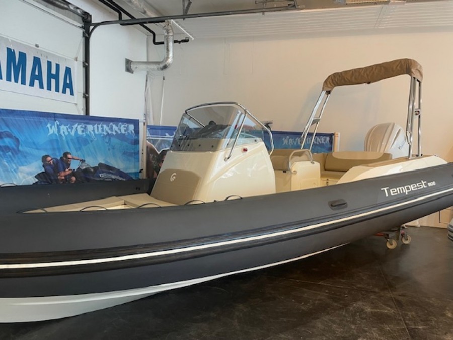 Capelli Tempest 800 Open