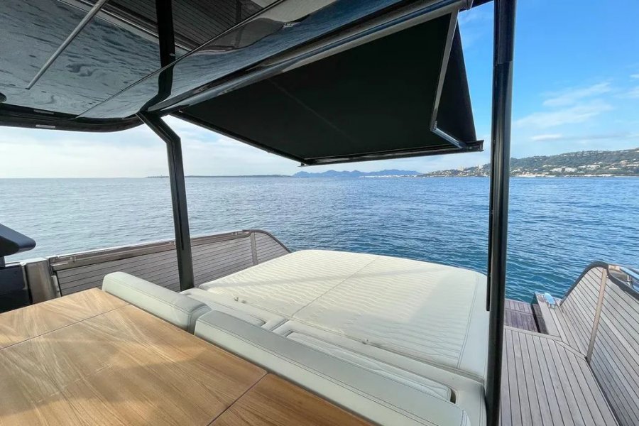 CRANCHI A46 LUXURY TENDER - 11