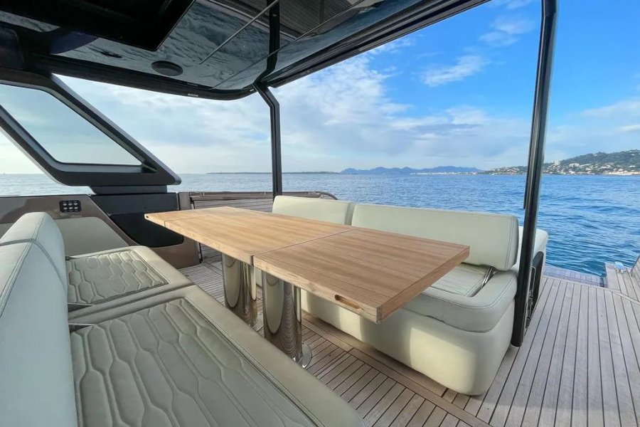 CRANCHI A46 LUXURY TENDER - 12