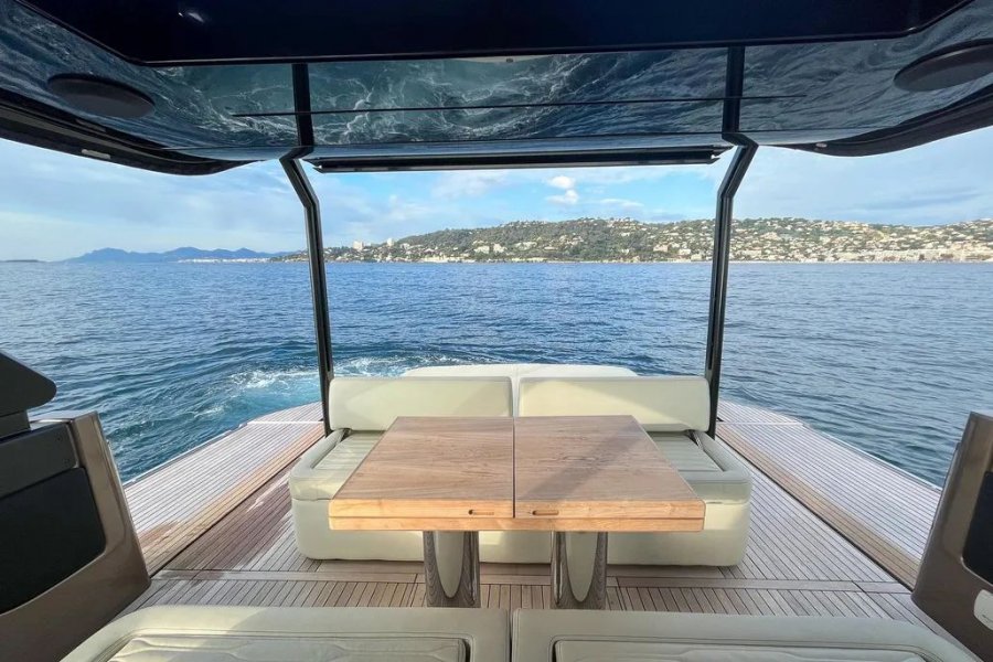 CRANCHI A46 LUXURY TENDER - 14