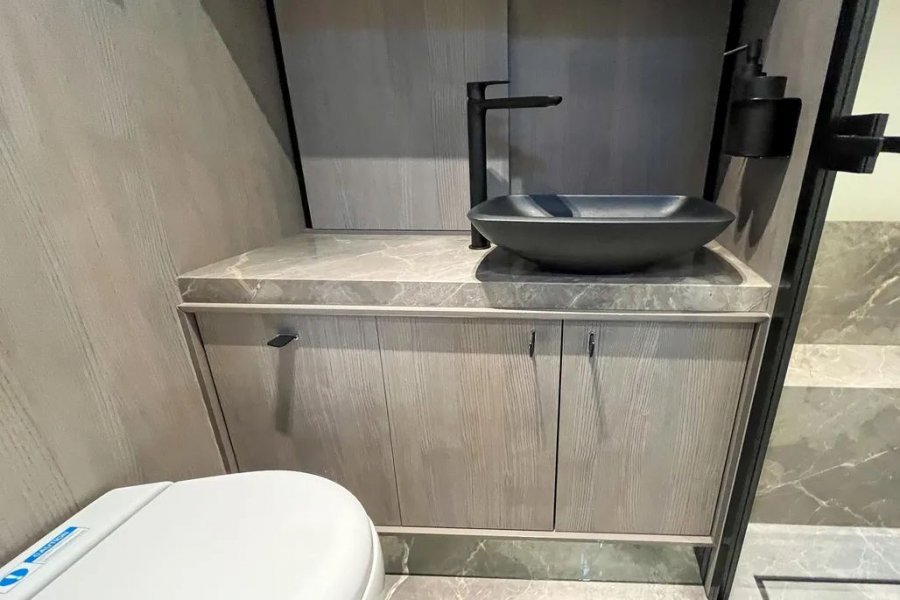 CRANCHI A46 LUXURY TENDER - 19