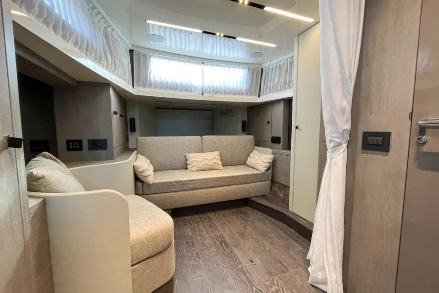 CRANCHI A46 LUXURY TENDER - 20