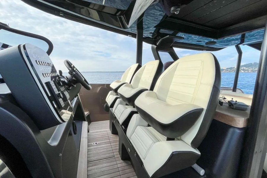 CRANCHI A46 LUXURY TENDER - 21
