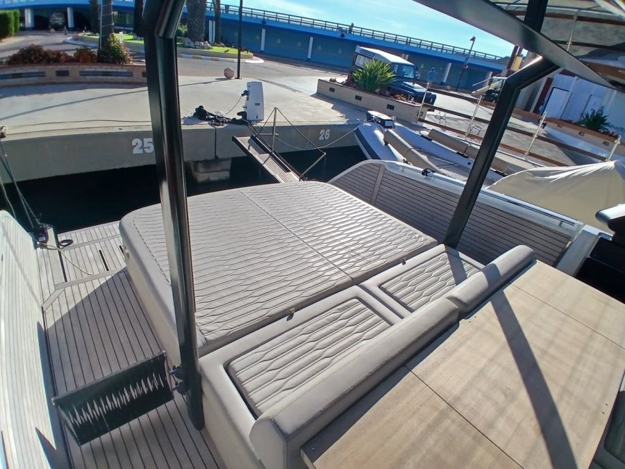 CRANCHI A46 LUXURY TENDER - 8