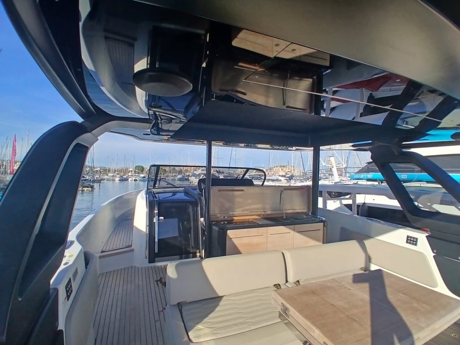 CRANCHI A46 LUXURY TENDER - 9