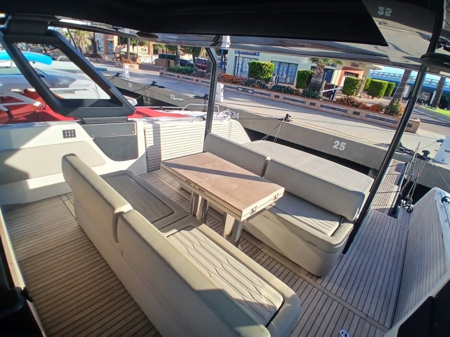 CRANCHI A46 LUXURY TENDER - 10