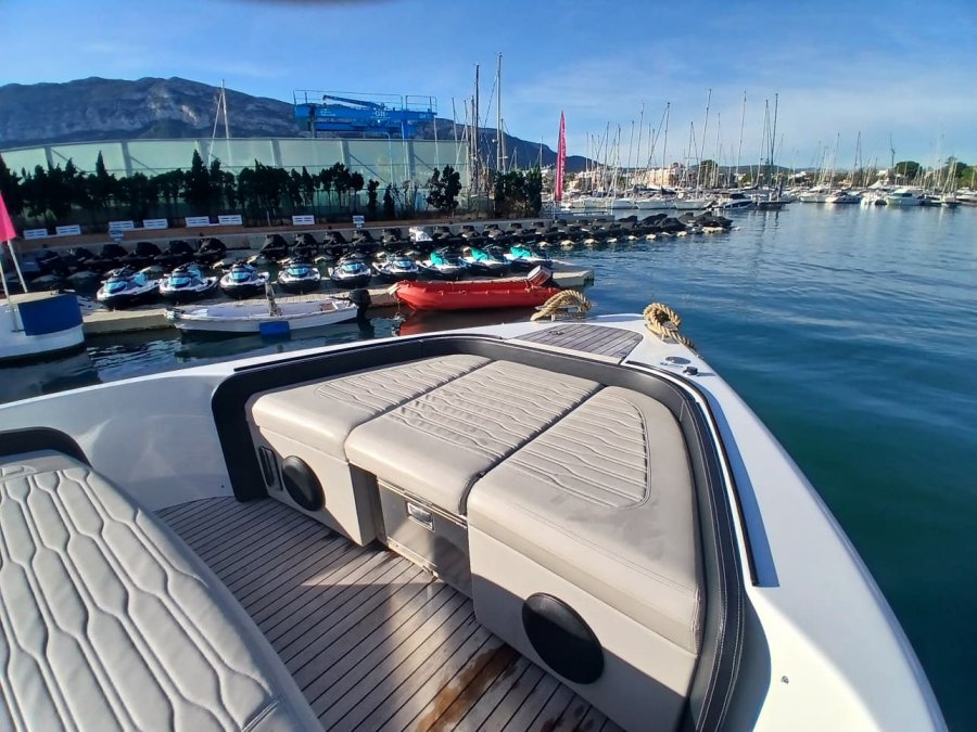 CRANCHI A46 LUXURY TENDER - 13