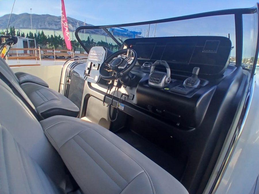 CRANCHI A46 LUXURY TENDER - 20