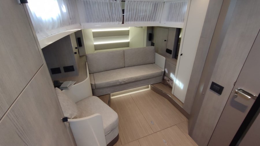 CRANCHI A46 LUXURY TENDER - 22