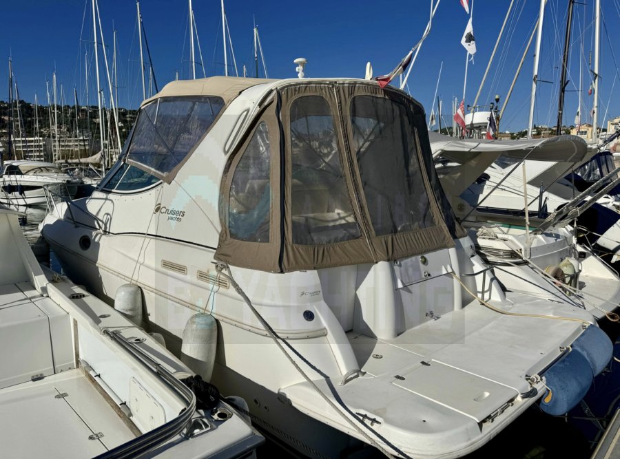 CRUISERS EXPRESS 3075 - 5
