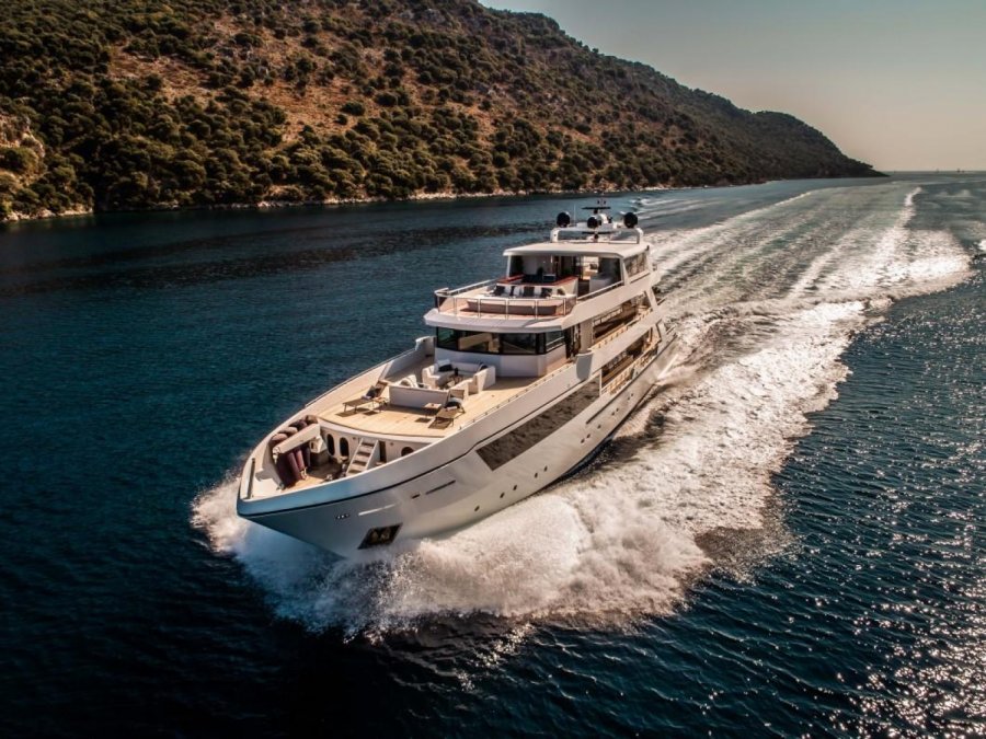 CUSTOM MOTORYACHT - 11