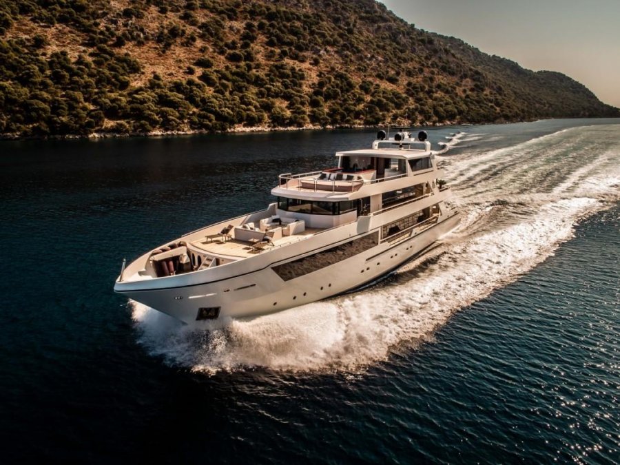 CUSTOM MOTORYACHT - 28