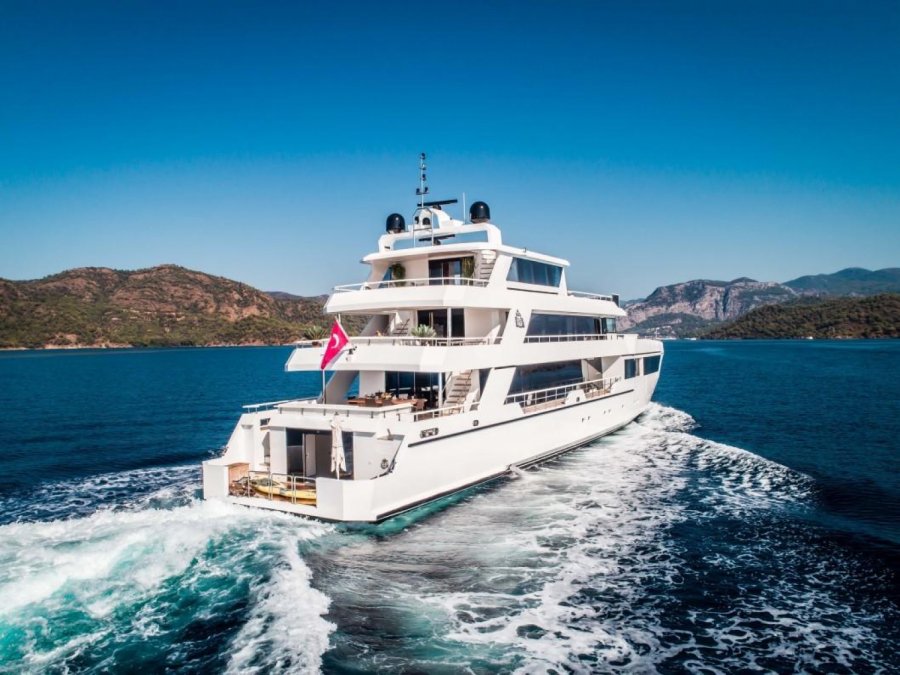 CUSTOM MOTORYACHT - 36