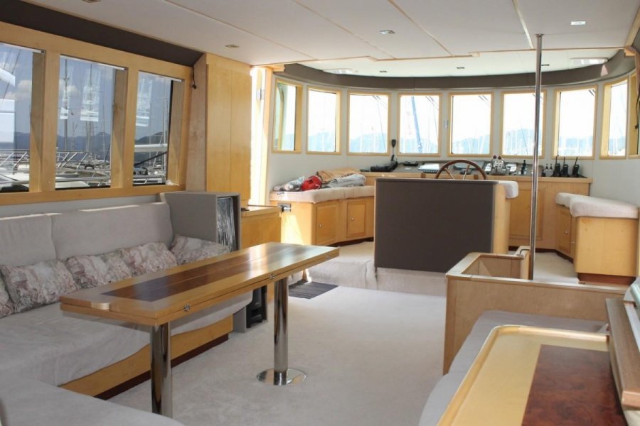 CUSTOM TRAWLER - 26