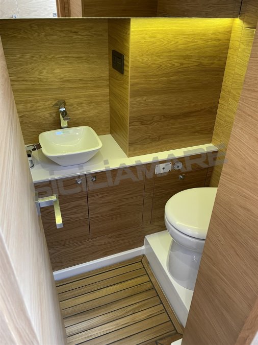 DE ANTONIO YACHTS D34 CRUISER - 5