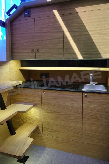 DE ANTONIO YACHTS D34 CRUISER - 8