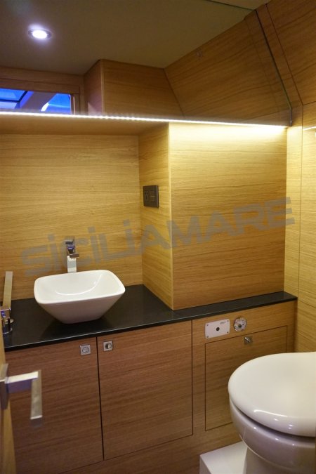 DE ANTONIO YACHTS D34 CRUISER - 9