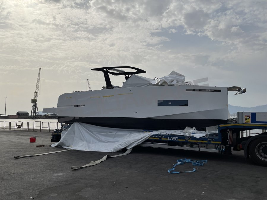 DE ANTONIO YACHTS D34 CRUISER - 16