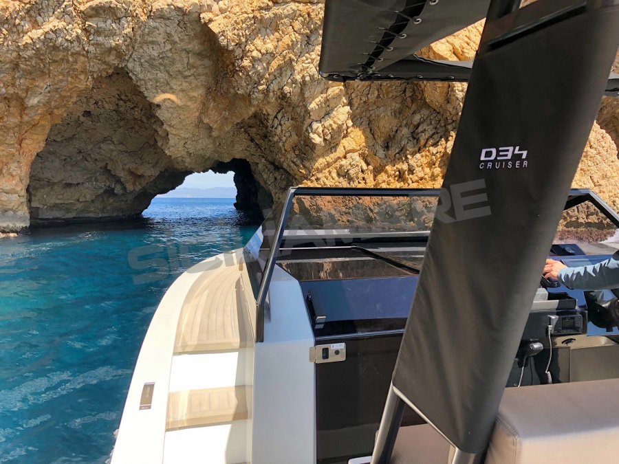 DE ANTONIO YACHTS D34 CRUISER - 20
