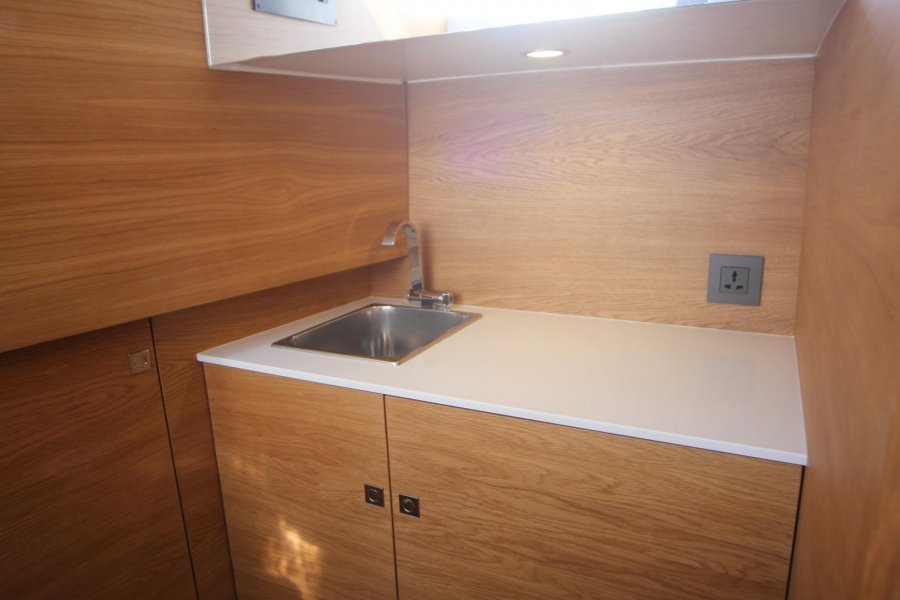 DE ANTONIO YACHTS D34 CRUISER - 20